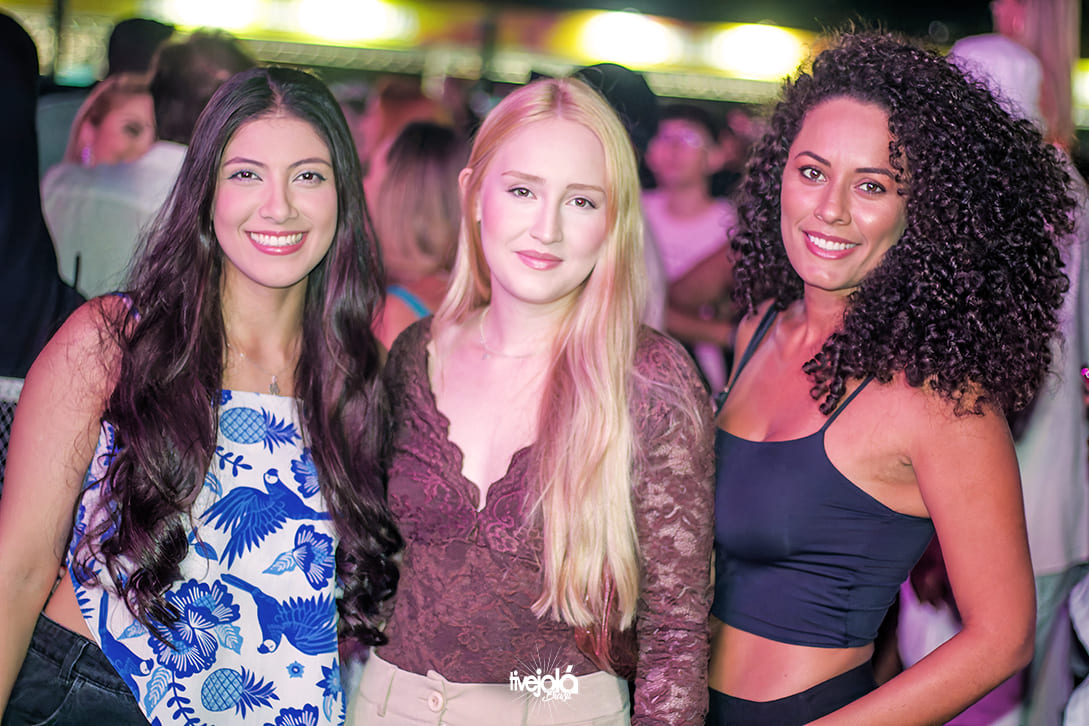 The Music Beach - Me Leva Sorriso Maroto • Belo • Rodriguinho • Turma do Pagode • Larrissa Lahw