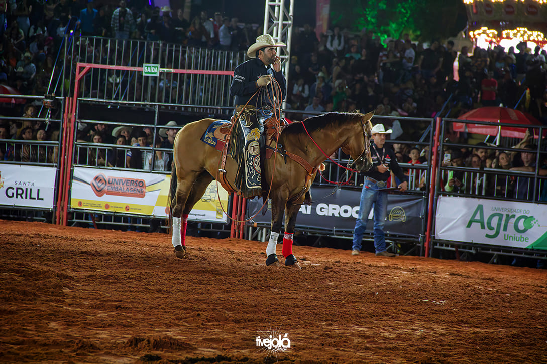 Camaru 2025  Rodeio etapa mundial PBR – semifinal e final – show com Jads e Jadson