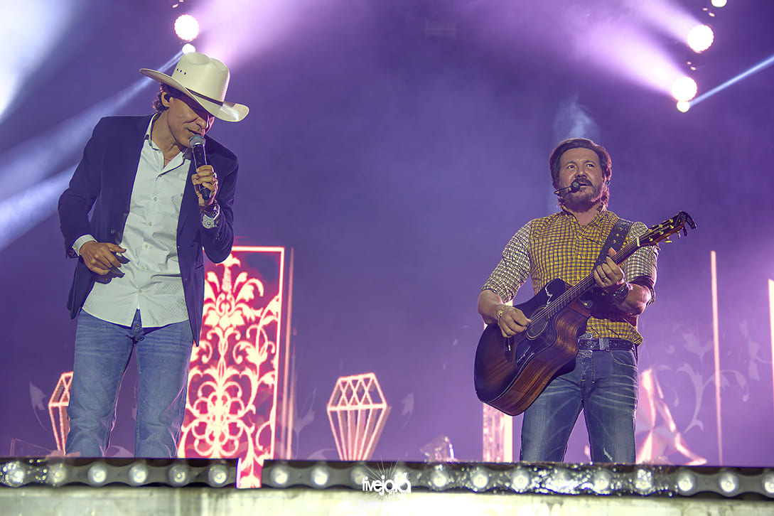 Camaru 2025  Rodeio etapa mundial PBR – semifinal e final – show com Jads e Jadson